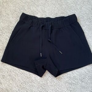 Lululemon On The Fly Short Black Sz 6